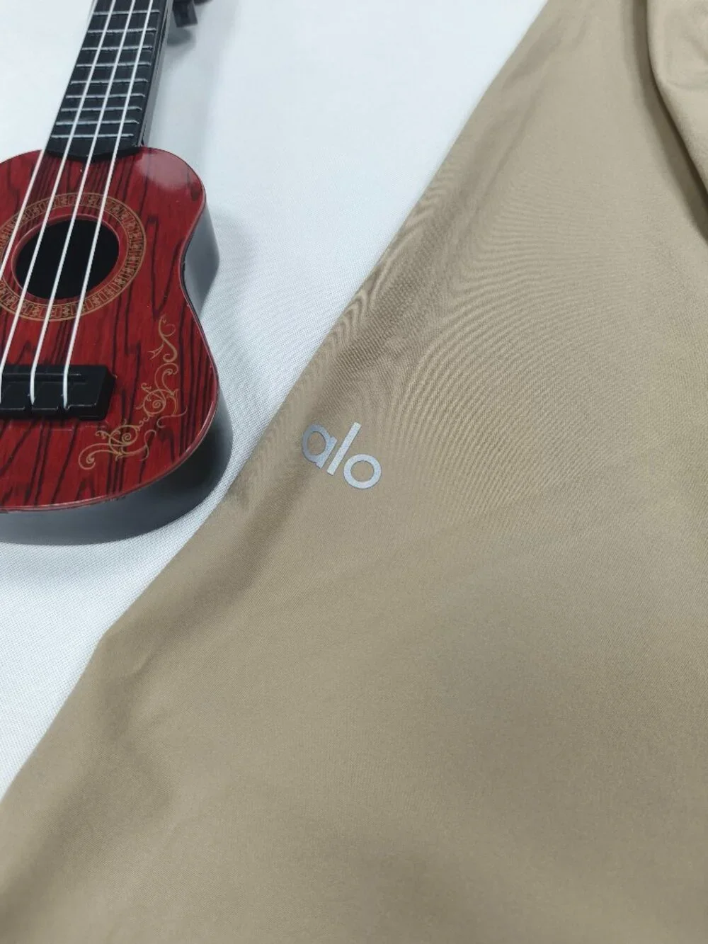 ALO Yoga Wide-Leg Trousers in Taupe